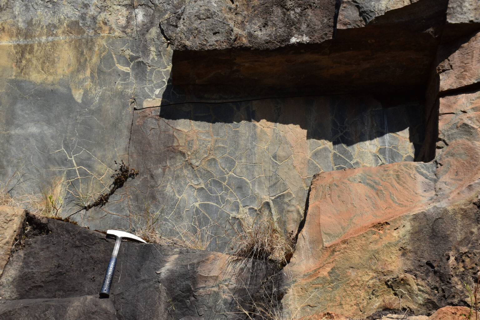 By investigating sedimentary dynamics in more complete distal successions, we support our colleagues at the University of Münster in their quest to identify longer-scale cyclicities, including potential Milankovitch cycles, in the Moodies Group.