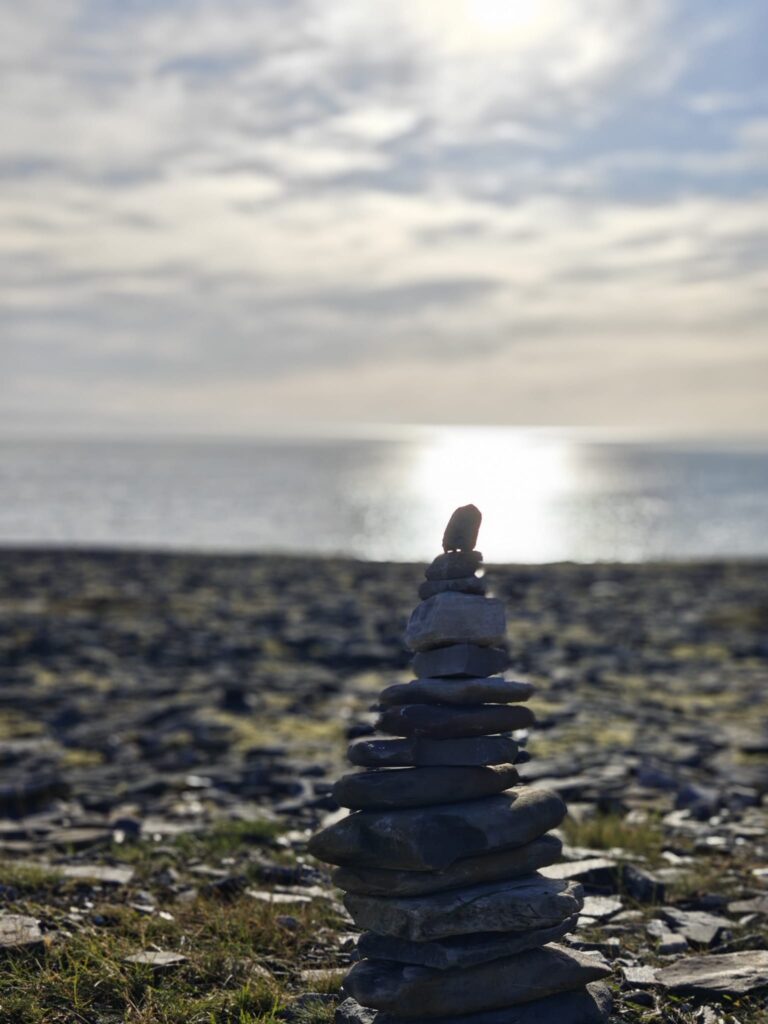 Steinturm in Porsanger in der Nähe des Nordkaps © Jan Eisner Steinturm in Porsanger in der Nähe des Nordkaps